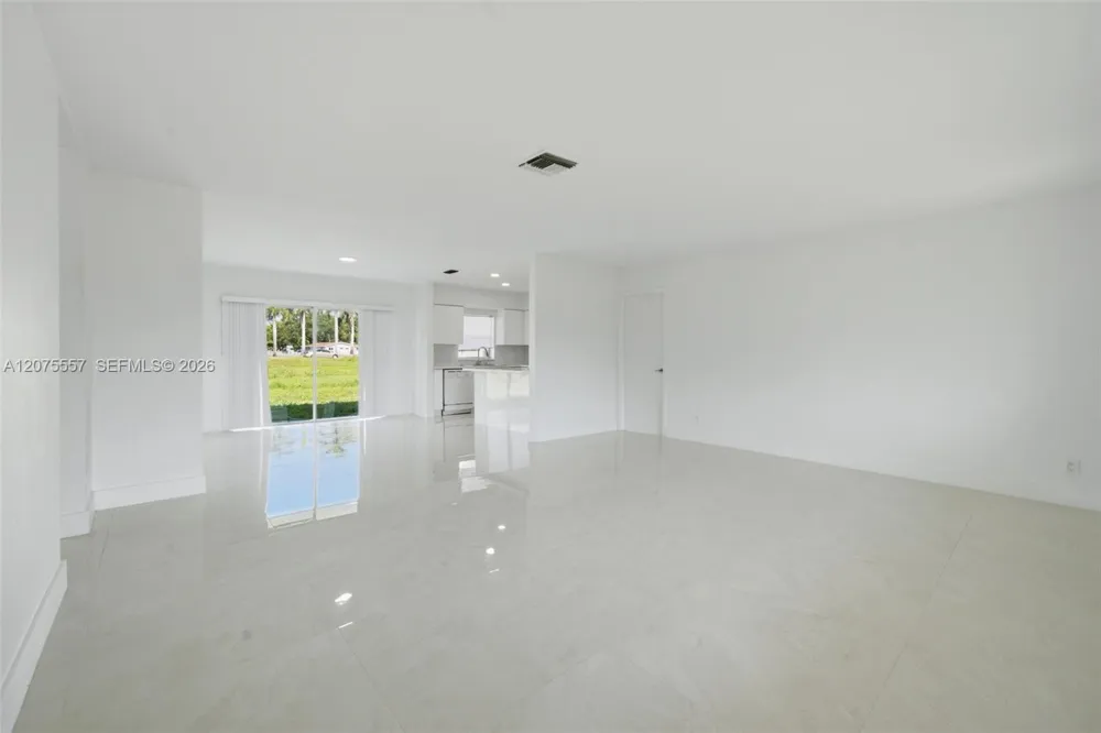 11000 NW 21st Ct #11000 Miami, FL 33167