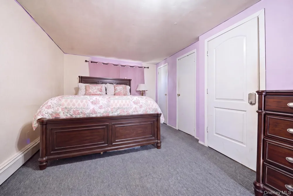27 Hapsburg Place Hempstead, NY 11550