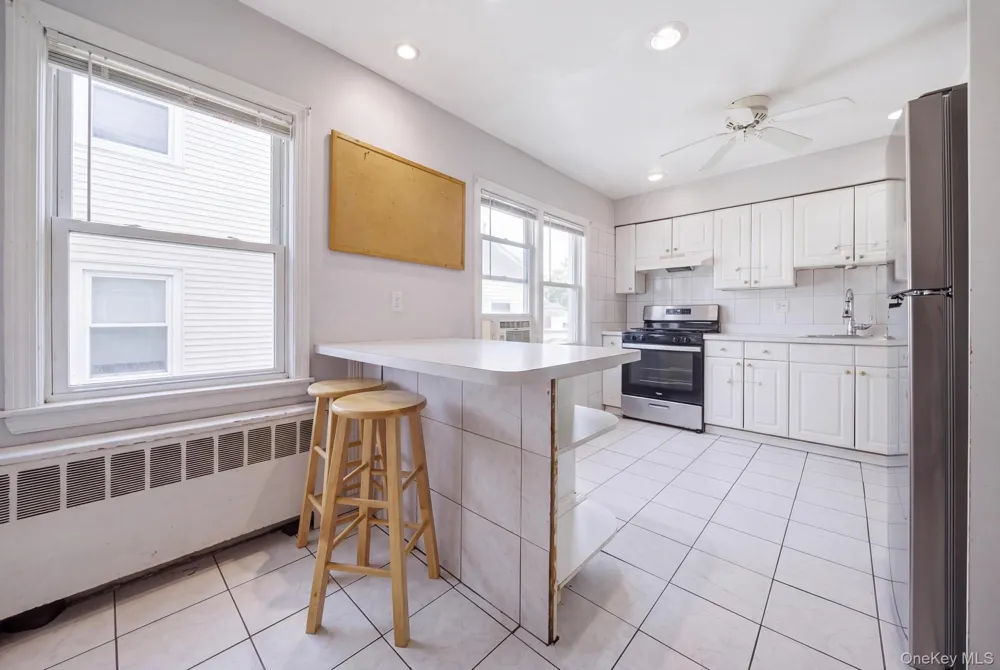 27 Hapsburg Place Hempstead, NY 11550