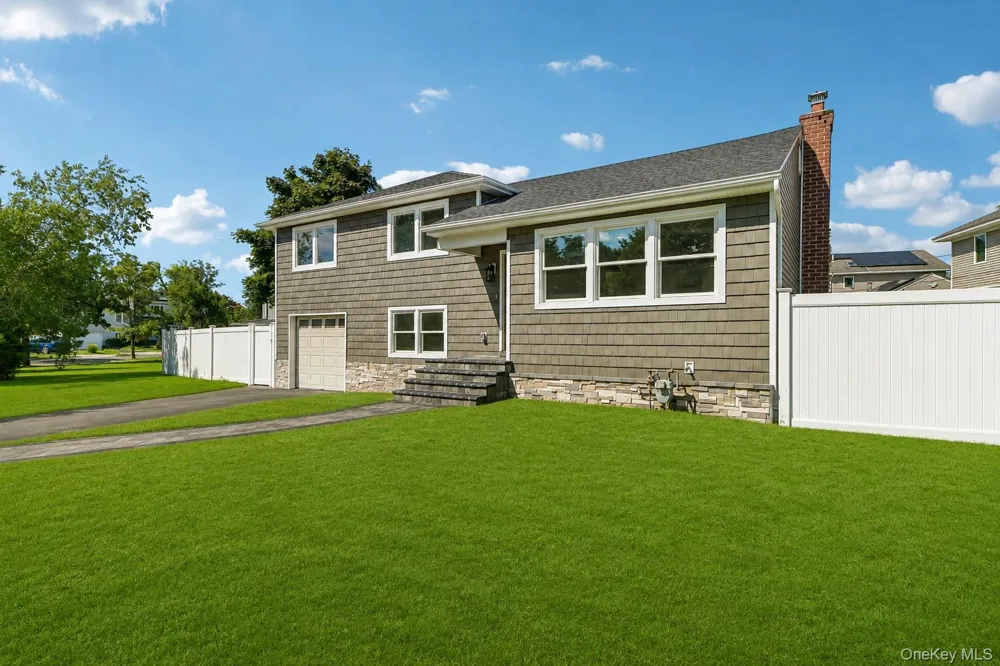 3176 Morgan Drive Wantagh, NY 11793