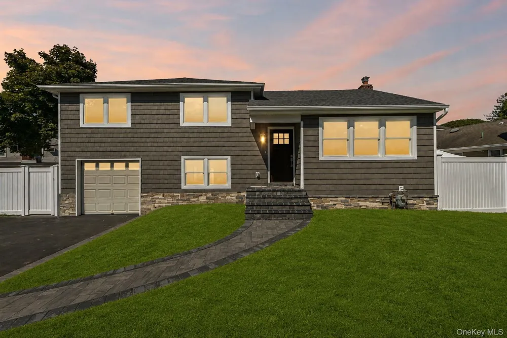 3176 Morgan Drive Wantagh, NY 11793