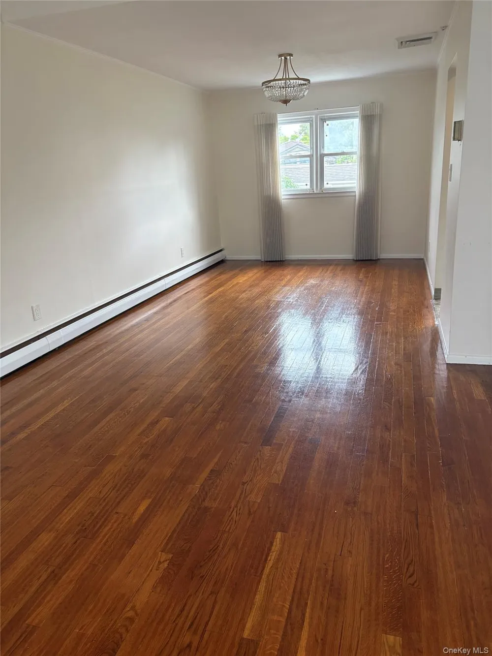 76 Robby Lane Manhasset Hills, NY 11040