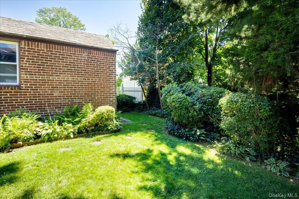 21110 34th Road Bayside, NY 11361