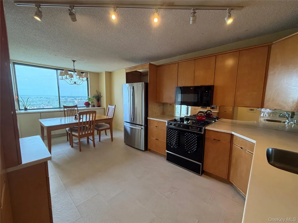 1 Bay Club Drive #16H Bayside, NY 11360
