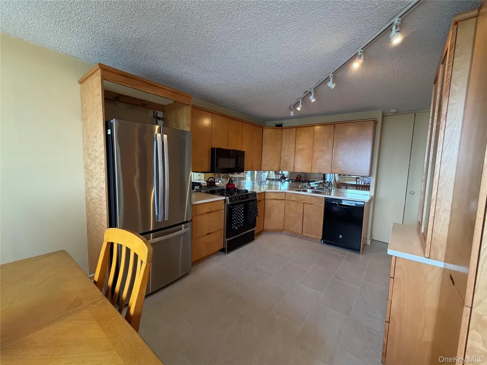 1 Bay Club Drive #16H Bayside, NY 11360