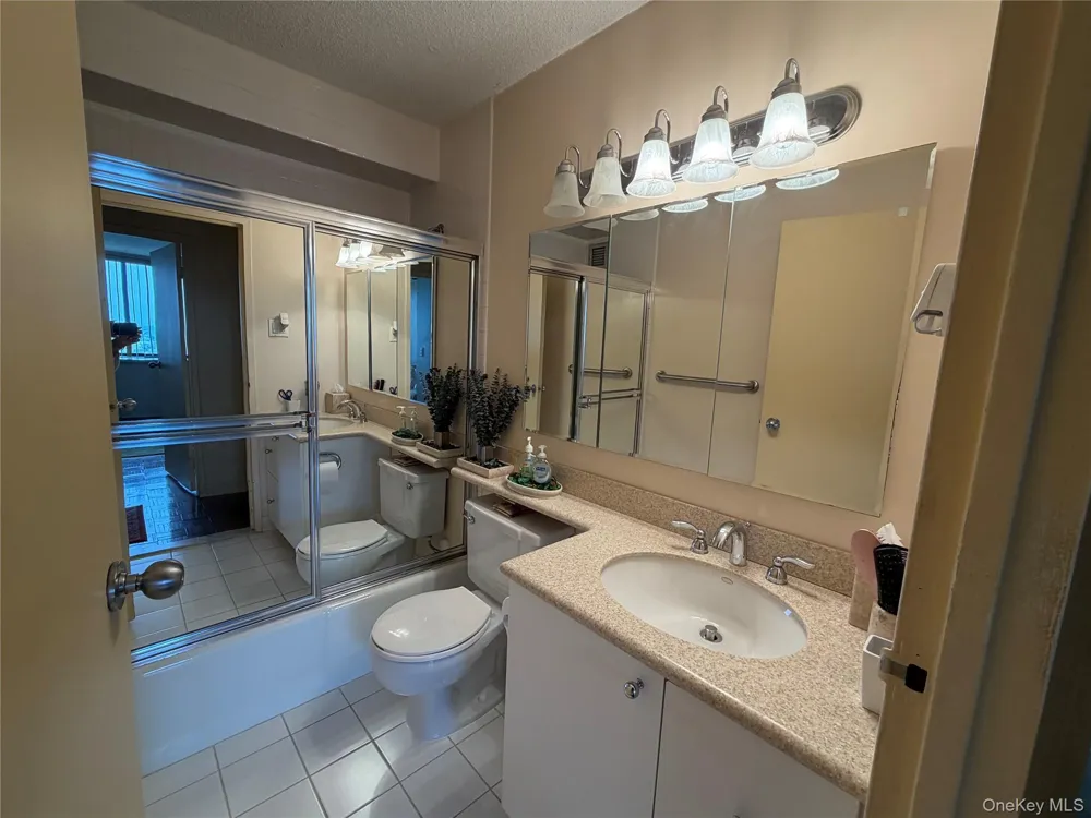 1 Bay Club Drive #16H Bayside, NY 11360