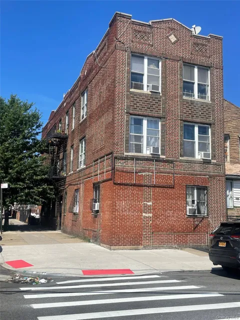1041 Belmont Avenue