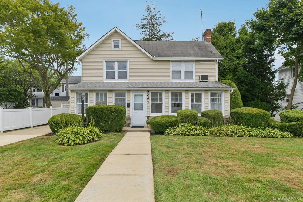 2097 Washington Avenue Seaford, NY 11783