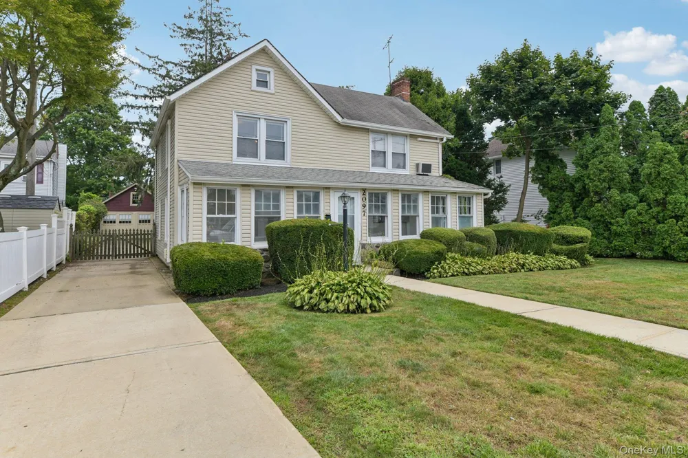 2097 Washington Avenue Seaford, NY 11783