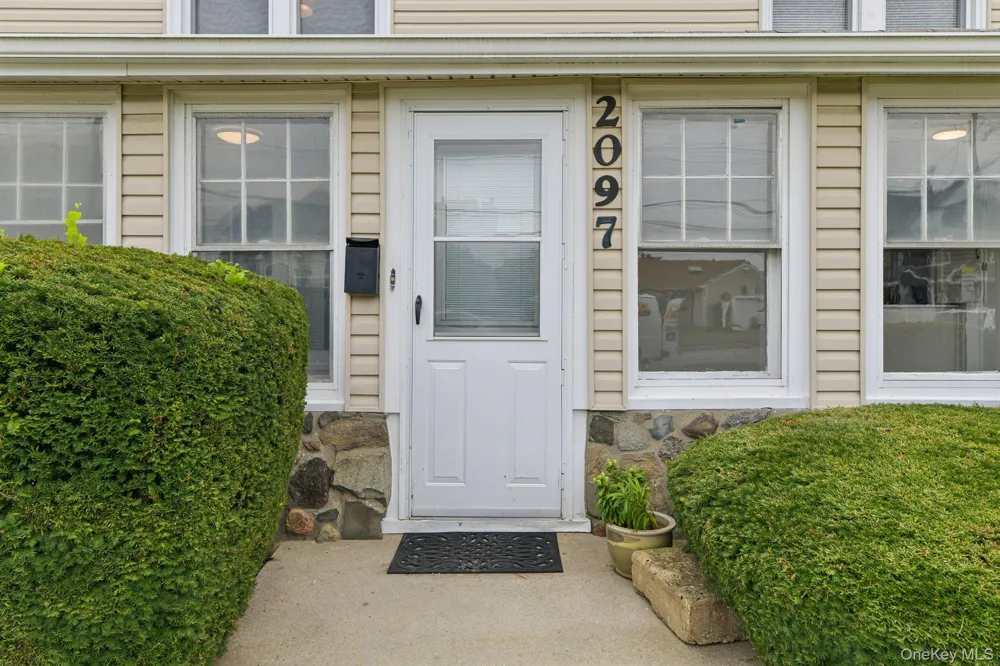 2097 Washington Avenue Seaford, NY 11783