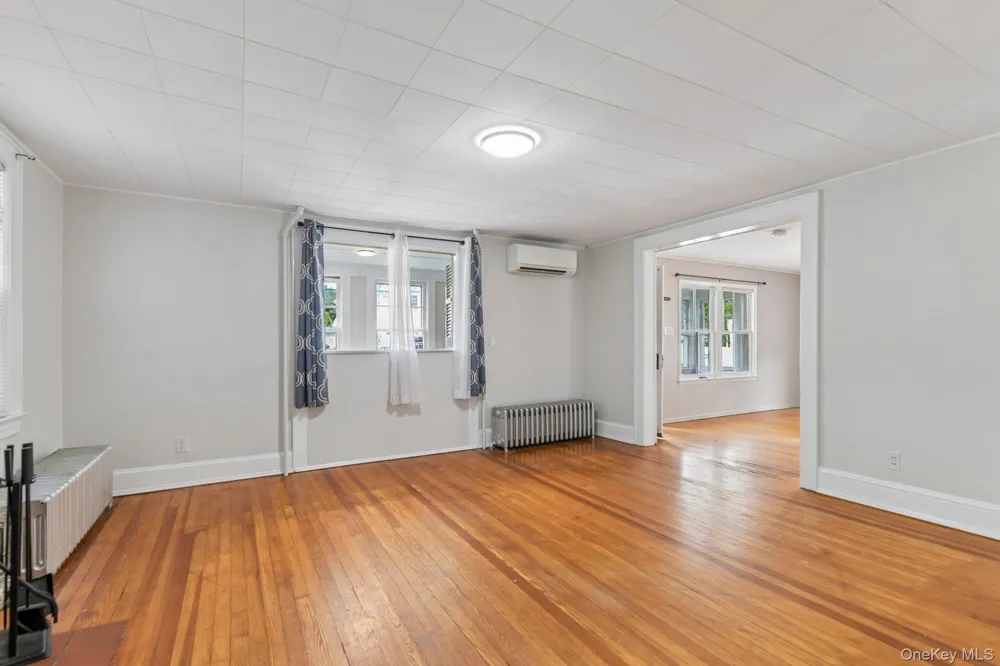 2097 Washington Avenue Seaford, NY 11783