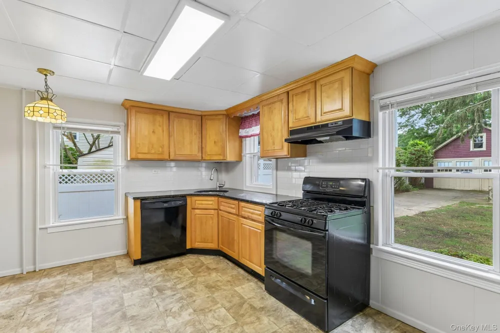 2097 Washington Avenue Seaford, NY 11783