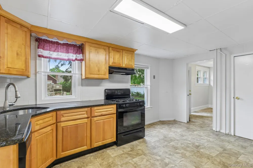 2097 Washington Avenue Seaford, NY 11783