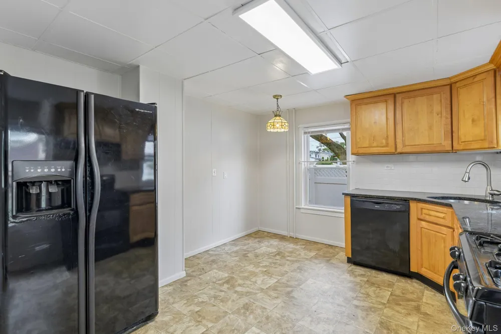 2097 Washington Avenue Seaford, NY 11783