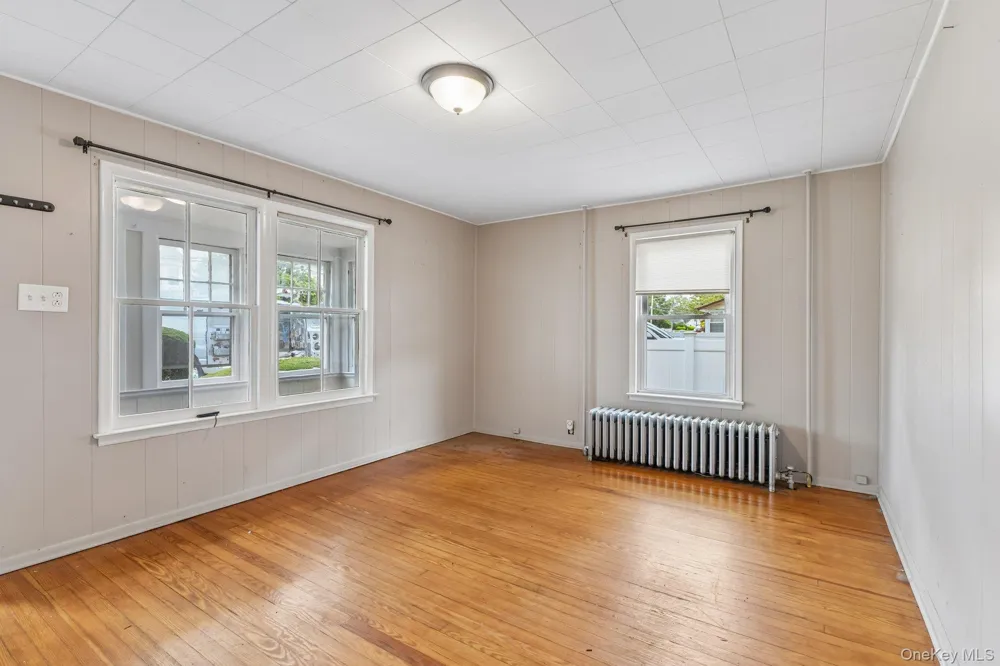 2097 Washington Avenue Seaford, NY 11783