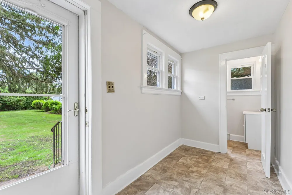 2097 Washington Avenue Seaford, NY 11783