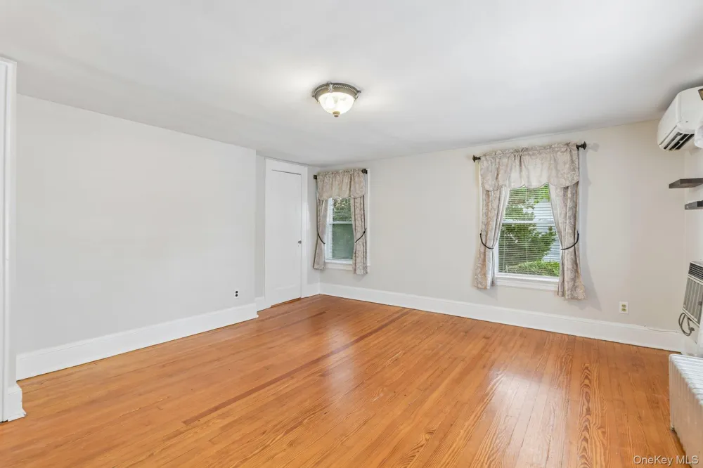 2097 Washington Avenue Seaford, NY 11783