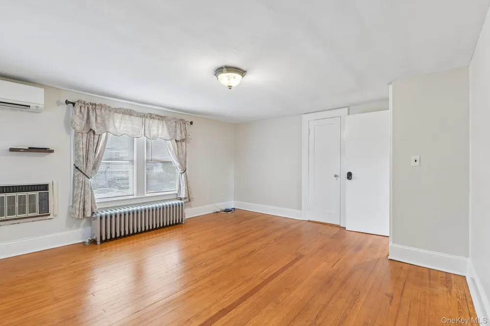 2097 Washington Avenue Seaford, NY 11783