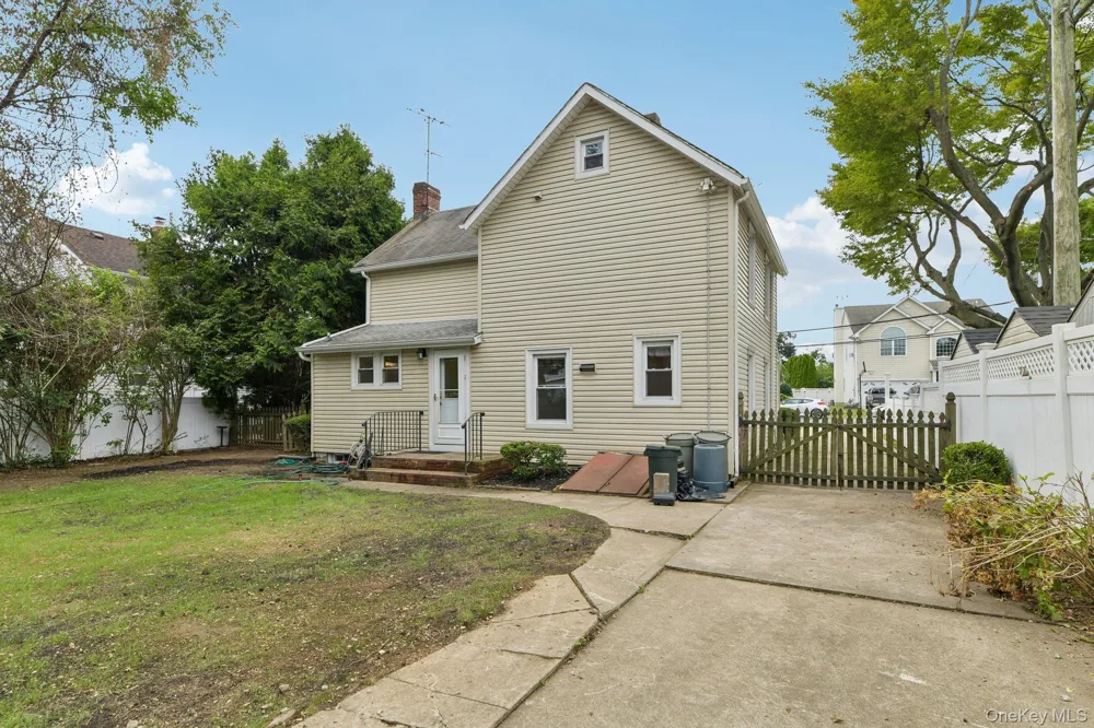 2097 Washington Avenue Seaford, NY 11783