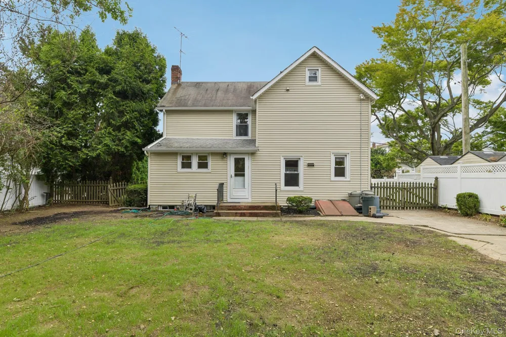 2097 Washington Avenue Seaford, NY 11783