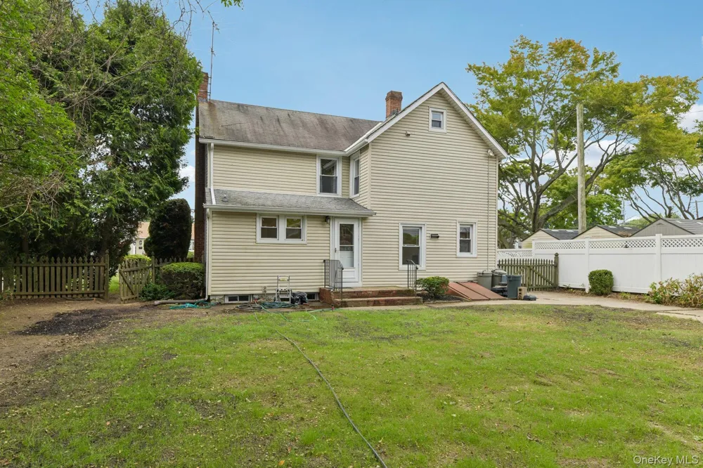 2097 Washington Avenue Seaford, NY 11783