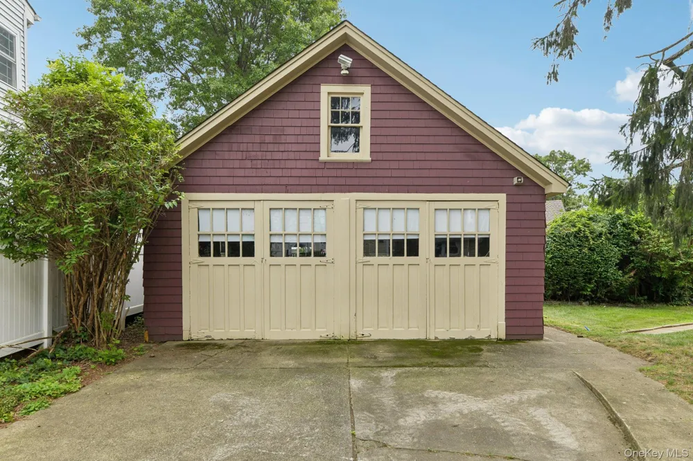 2097 Washington Avenue Seaford, NY 11783
