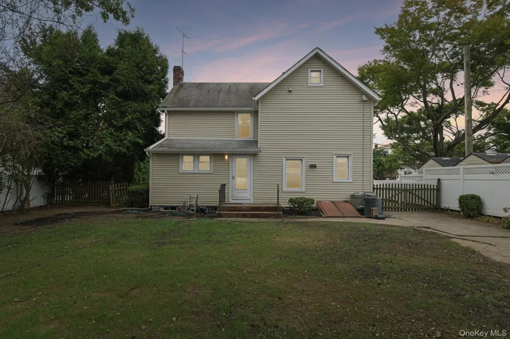2097 Washington Avenue Seaford, NY 11783
