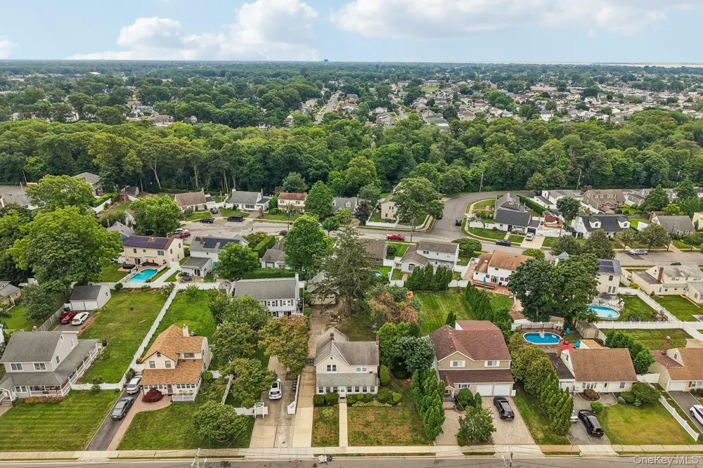 2097 Washington Avenue Seaford, NY 11783