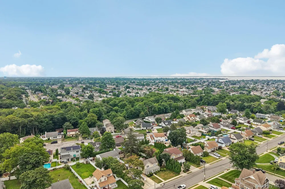 2097 Washington Avenue Seaford, NY 11783