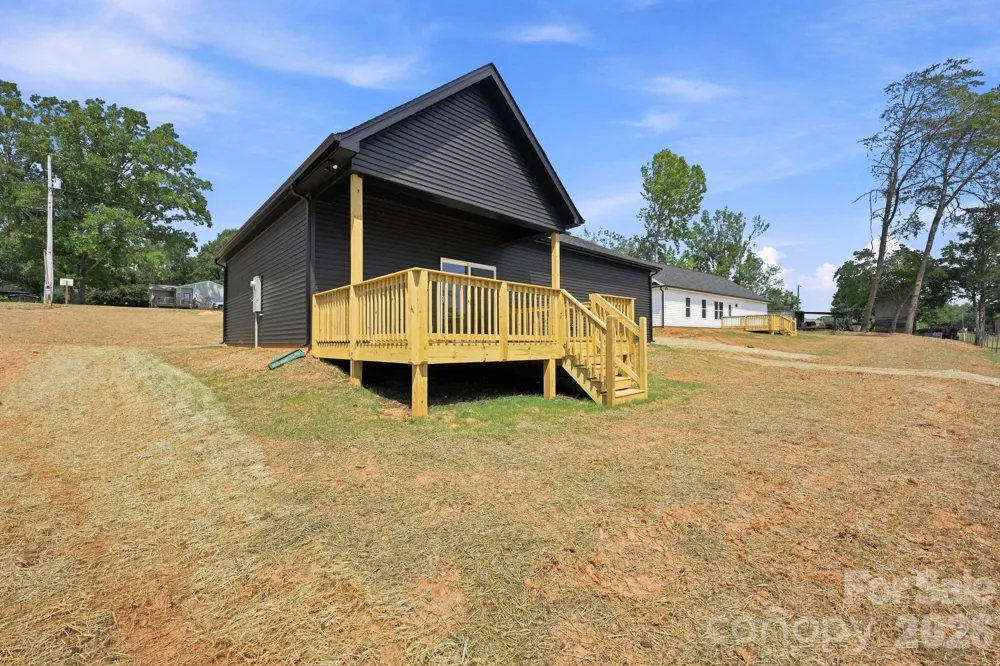 1515 Robin Road Newton, NC 28658