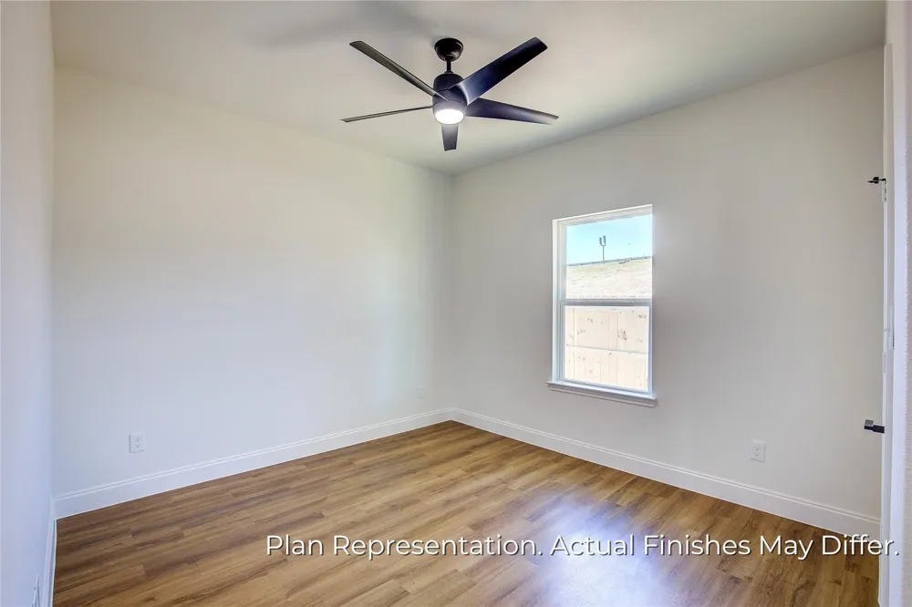 205 E Laura Avenue Quinlan, TX 75474