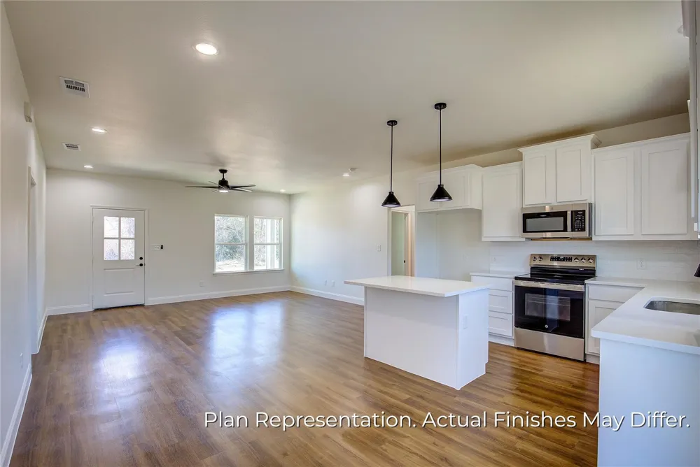 205 E Laura Avenue Quinlan, TX 75474