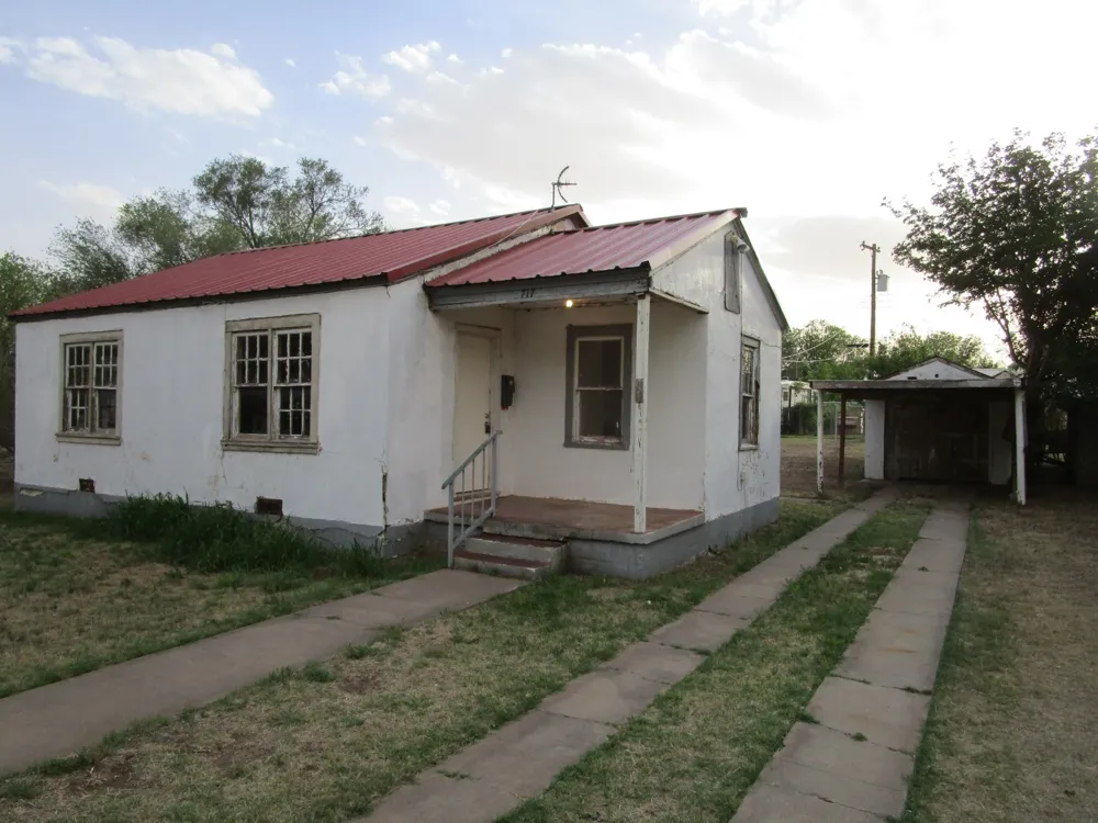 717 S 5th Street Memphis, TX 79245