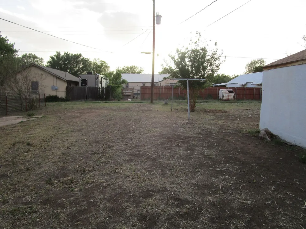 717 S 5th Street Memphis, TX 79245