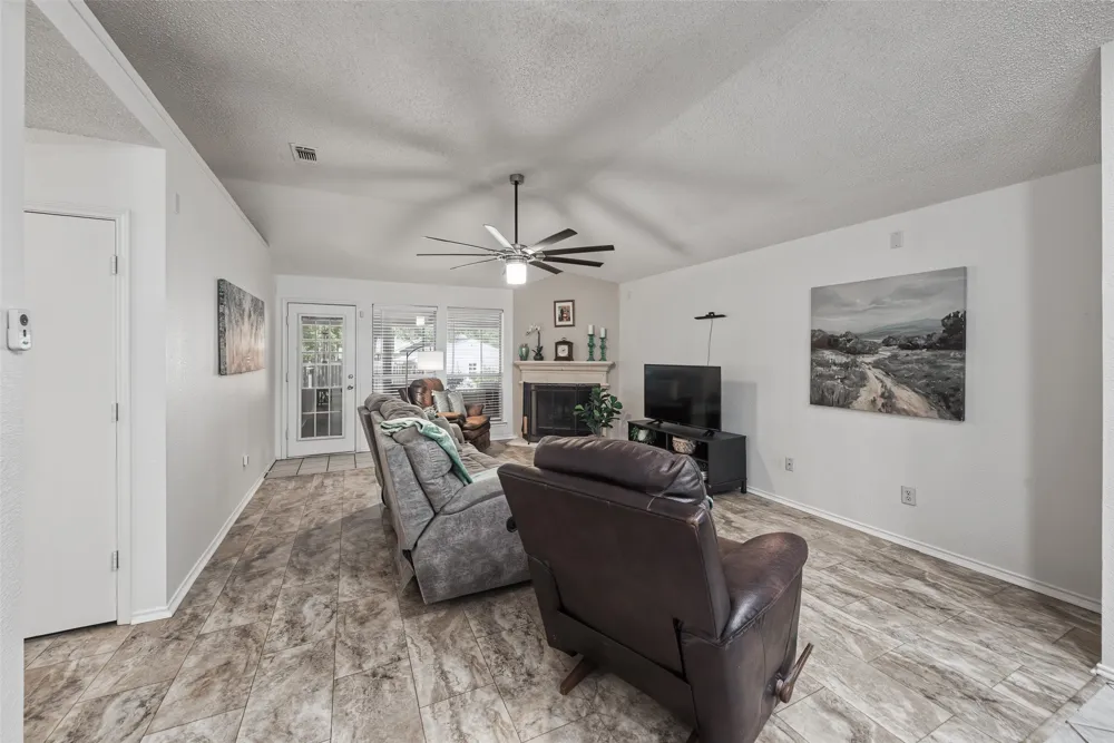 334 Dalhart Drive Weatherford, TX 76086
