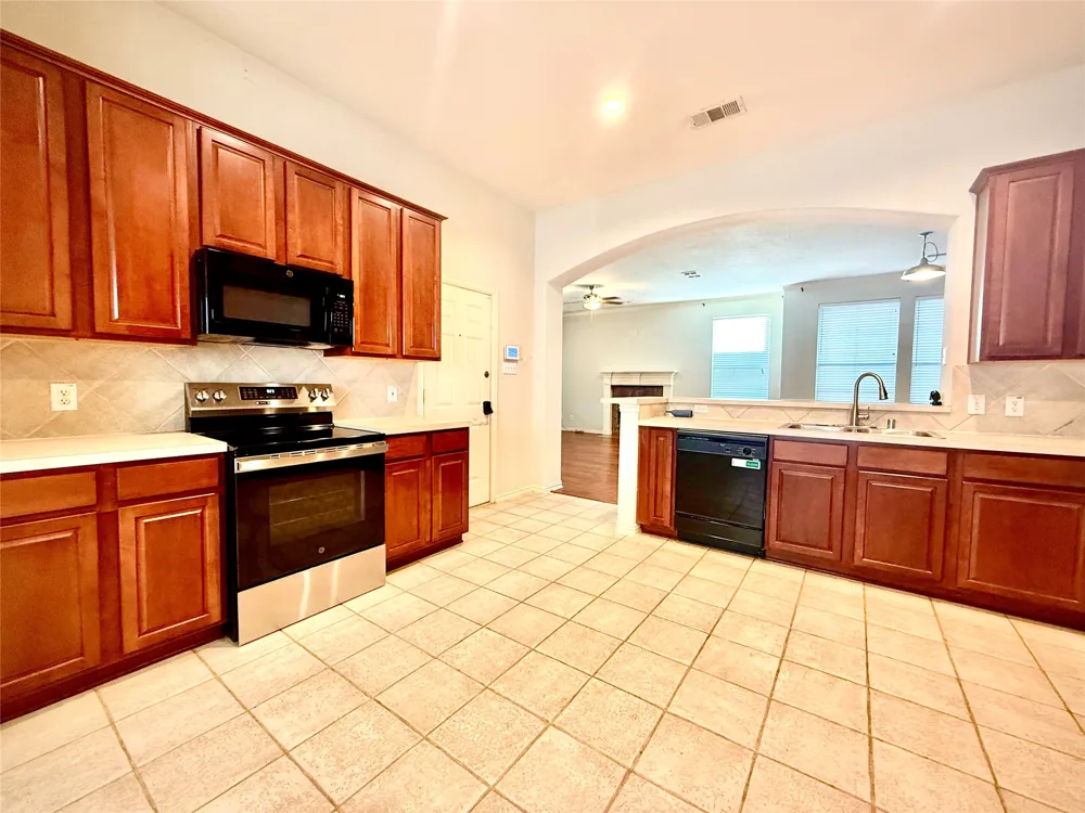 1703 Oak Brook Lane Allen, TX 75002