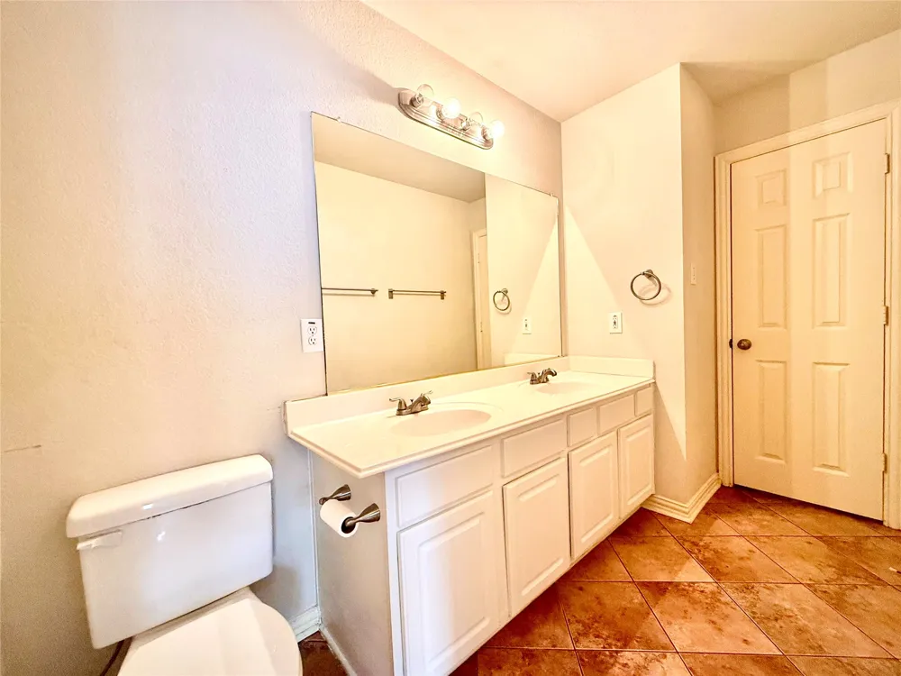 1703 Oak Brook Lane Allen, TX 75002