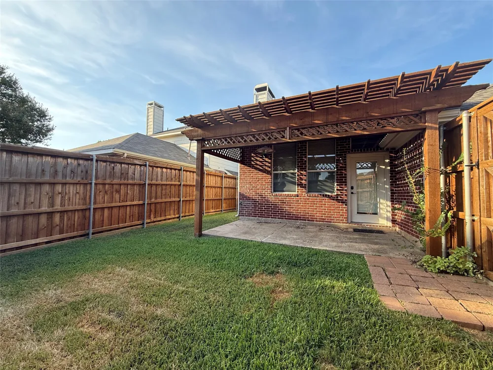 1703 Oak Brook Lane Allen, TX 75002