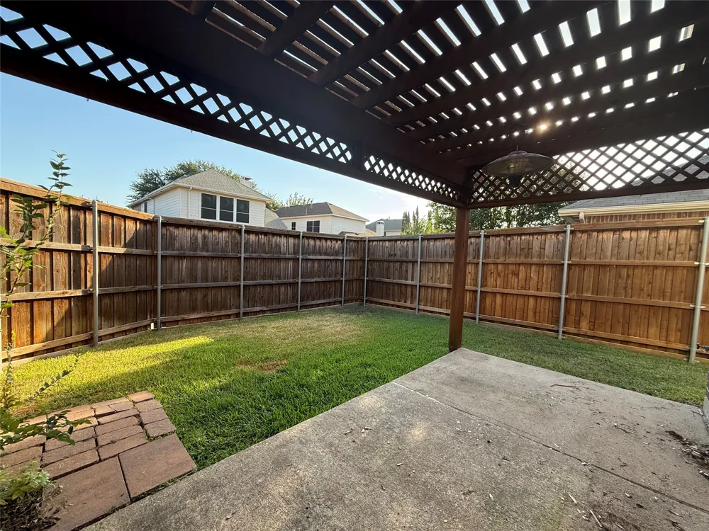 1703 Oak Brook Lane Allen, TX 75002