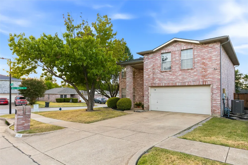 1301 Mill Crossing Garland, TX 75040