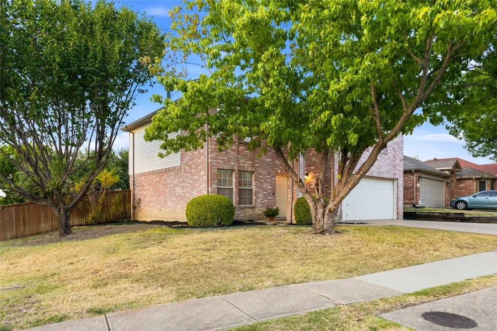 1301 Mill Crossing Garland, TX 75040