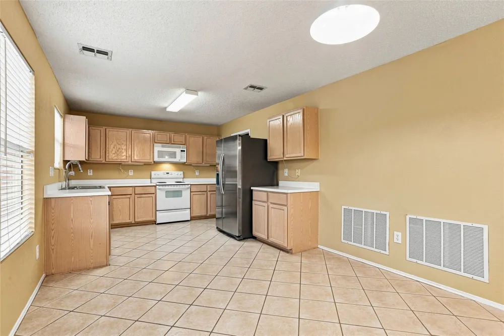 1301 Mill Crossing Garland, TX 75040