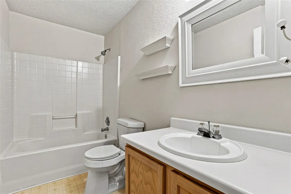 1301 Mill Crossing Garland, TX 75040