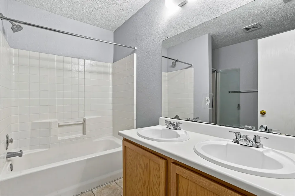 1301 Mill Crossing Garland, TX 75040