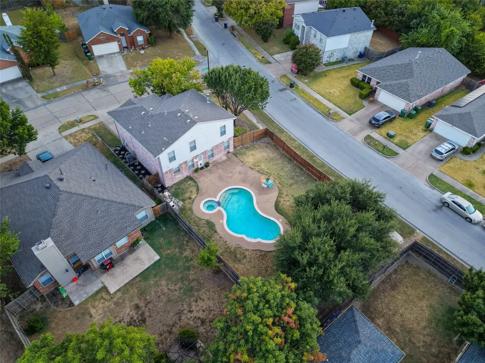 1301 Mill Crossing Garland, TX 75040