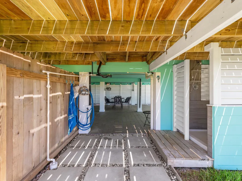 15509 Oceania Sargent, TX 77414