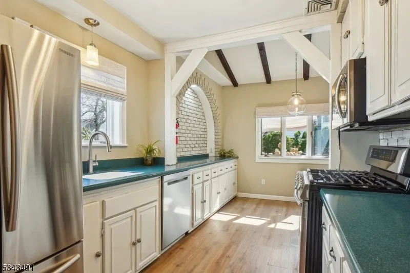 12 Mountain Ave Bloomfield, NJ 07003