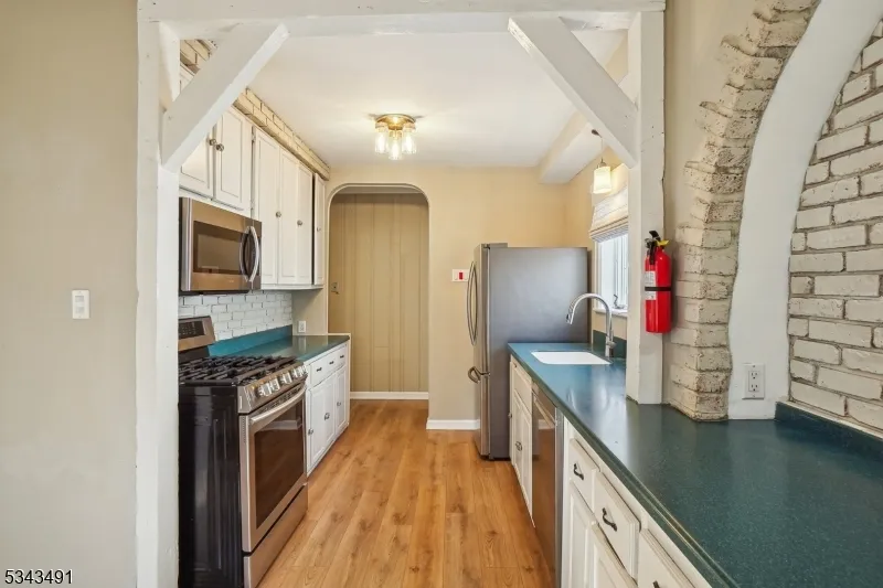 12 Mountain Ave Bloomfield, NJ 07003