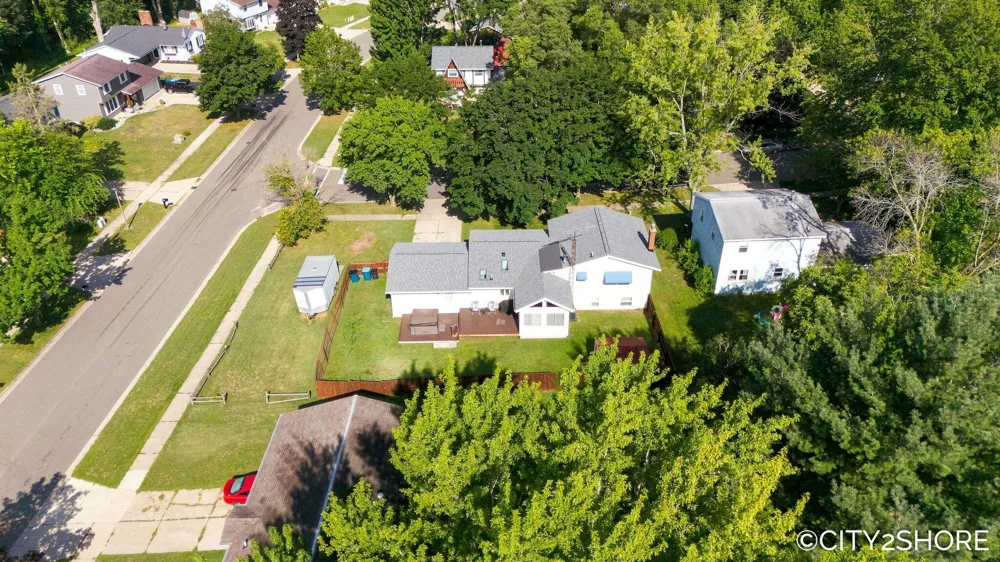 418 Harrison Street Coopersville, MI 49404