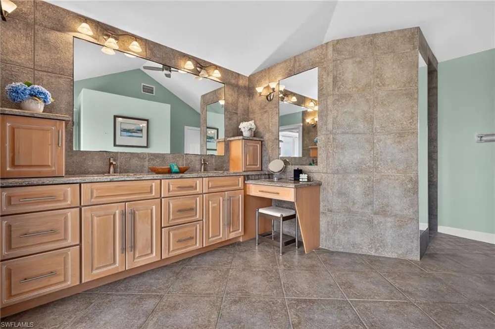 1828 Buckthorn Lane Sanibel, FL 33957